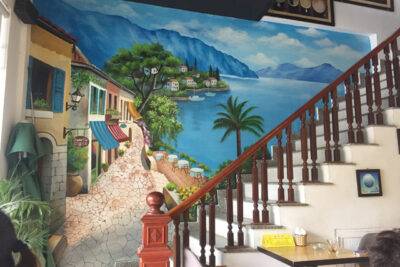 Vẽ tranh tường cầu thang quán cafe - Ms89